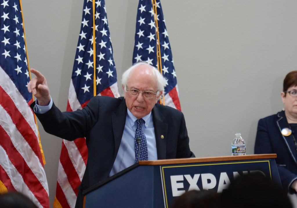 Bernie_Sanders_at_AFGE_event